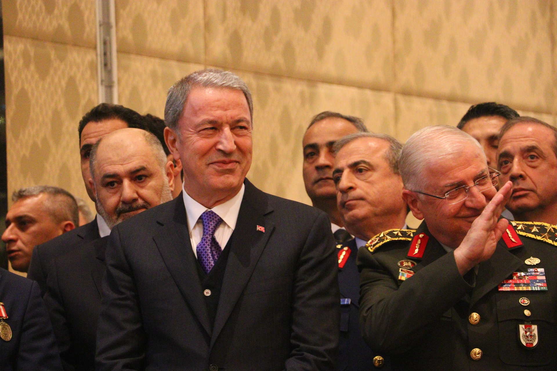 Türkiye Milli Savunma Bakanı Hulusi Akar, Ankara’da düzenlenen ‘nin 39’uncu kuruluş yıl dönümü resepsiyonuna katıldı. Türkiye Milli Savunma Bakanı Hulusi Akar, Ankara’da düzenlenen ‘nin 39’uncu kuruluş yıl dönümü resepsiyonuna katıldı.