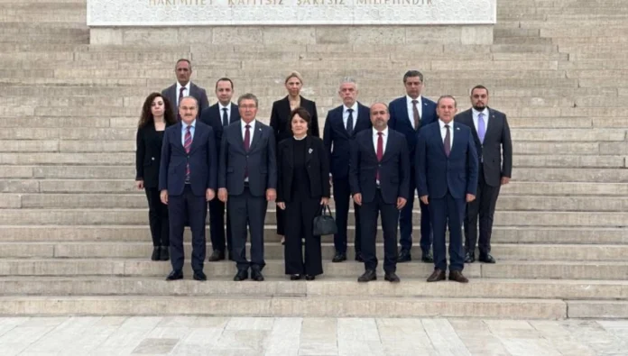 Başbakan Ünal Üstel