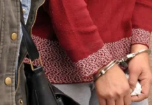 Marketten Jilet, Kasadan Nakit Para Çaldı kadin-tutuklu Polisin