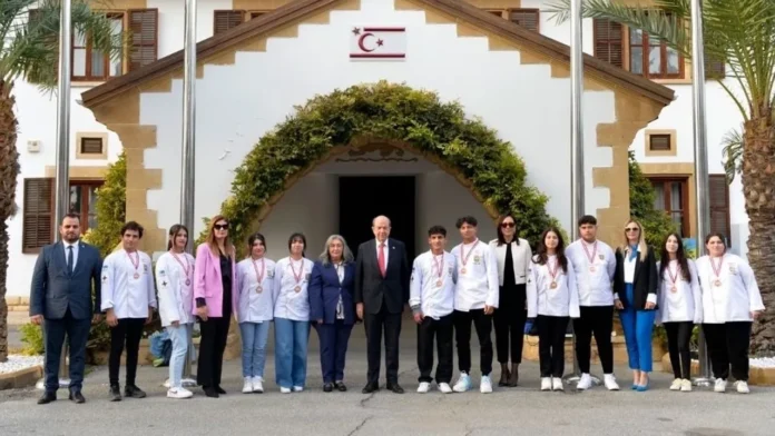 Cumhurbaşkanı Ersin Tatar, Güzelyurt Meslek Lisesi öğretmen ve öğrencilerini kabul etti