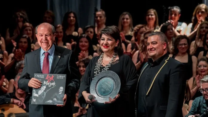 Çağdaş Müzik Derneği TSM korosu müzik ziyafeti sundu Çağdaş Müzik Derneği TSM korosu müzik ziyafeti sundu