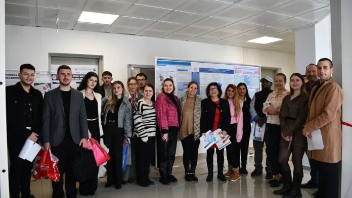 DAÜ Yabancı Diller Eğitimi Bölümü'nde Lisansüstü Araştırmalar Poster sunumlarıyla tanıtıldı! DAÜ Yabancı Diller Eğitimi Bölümü'nde Lisansüstü Araştırmalar Poster sunumlarıyla tanıtıldı!