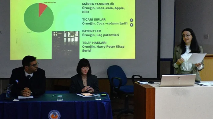 daudaulsks DAÜ'de Esin Konanç anısına "Dijital Çağda Fikri Mülkiyet Hakları" paneli gerçekleştirildi... DAÜ'de Esin Konanç anısına "Dijital Çağda Fikri Mülkiyet Hakları" paneli gerçekleştirildi...