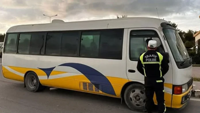 kamudenetim-arac Polisin kamu işletme izinli araçlara yönelik denetimleri sürüyor...