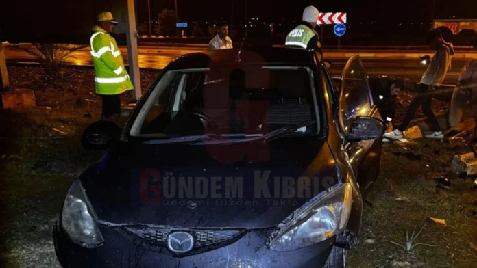 kazayaptikacti Güzelyurt-Lefkoşa Anayolunda gece saat 00:30 sularında trafik kazası meydana geldi. Kaza yapan sürücü olay yerinden kaçtı. kazayaptikacti Güzelyurt-Lefkoşa Anayolunda gece saat 00:30 sularında trafik kazası meydana geldi. Kaza yapan sürücü olay yerinden kaçtı.