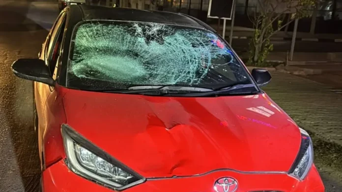 Ölümlü kazanın ardından trafiği yönlendiren polise araç çarptı!