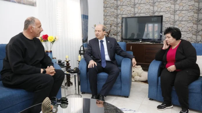 Cumhurbaşkanı Tatar, şehit Faruk Şükrü’nün ailesini ziyaret etti