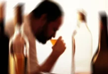 Gönyeli’de Sarhoşluk Nedeniyle Çevreyi Rahatsız Eden Şahıs Tutuklandı Şişede durduğu gibi durmadı... 224 miligram alkolle rahatsızlık yarattı!