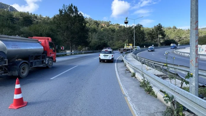 Girne-Lefkoşa ana yolunda aydınlatma çalışması yapılıyor