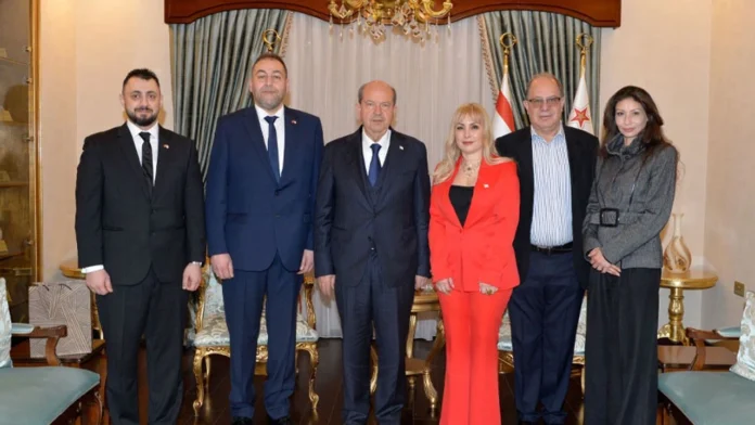 Cumhurbaşkanı Tatar, İngiltere Kıbrıs Türk Dernekleri Konseyi ile görüştü
