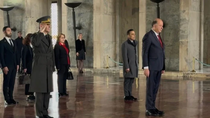 Dinçyürek, Anıtkabir'i ziyaret etti...