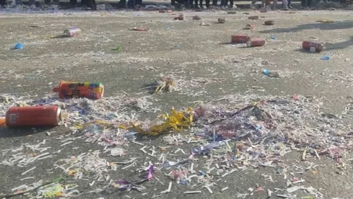 Limasol Karnavalı arkasında 45 ton çöp bıraktı Limasol Karnavalı arkasında 45 ton çöp bıraktı