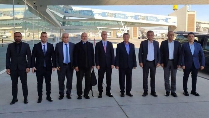 Demokrat Parti (DP) Milletvekili Serhat Akpınar, 5+1 gayriresmi Kıbrıs zirvesi öncesinde heyetin Ercan’dan ayrıldığını belirtti.