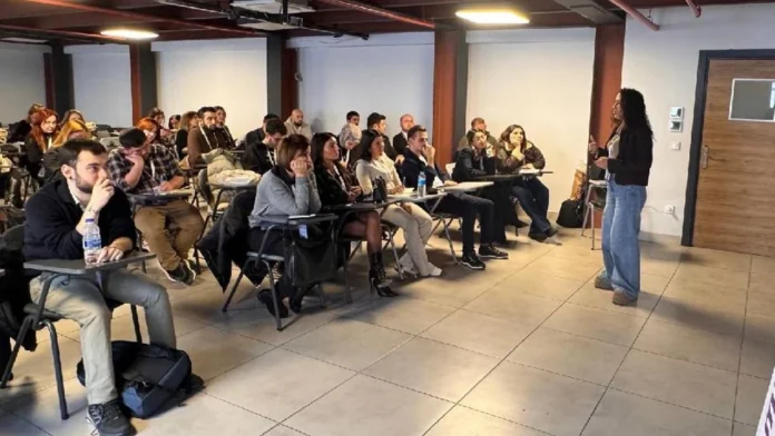 yeni-proje-istanbul-semposyum Hatipoğlu, İstanbul’da düzenlenen Bağımlılık ve İyileşme Sempozyumu’na katıldı
