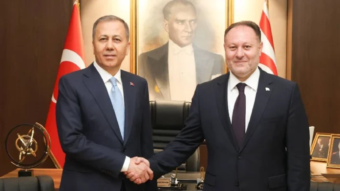 yeni-proje-10-11 Cumhuriyet Meclisi Başkanı Ziya Öztürkler, Türkiye Cumhuriyeti İçişleri Bakanı Ali Yerlikaya’yı kabul etti.
