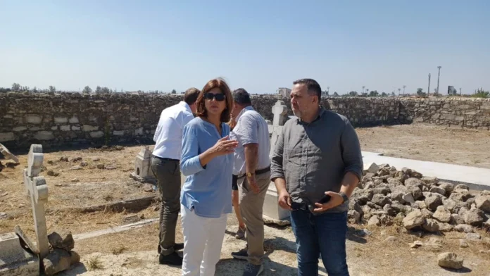 Holguin, Kültürel Miras Teknik Komitesi tarafından yenilenen mezarlıkları ziyaret etti