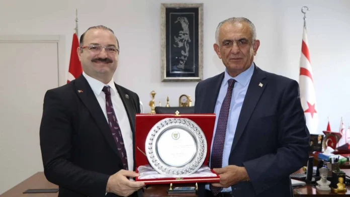 Çavuşoğlu, Erzurum Atatürk Üniversitesi Rektörü Hacımüftüoğlu’nu kabul etti