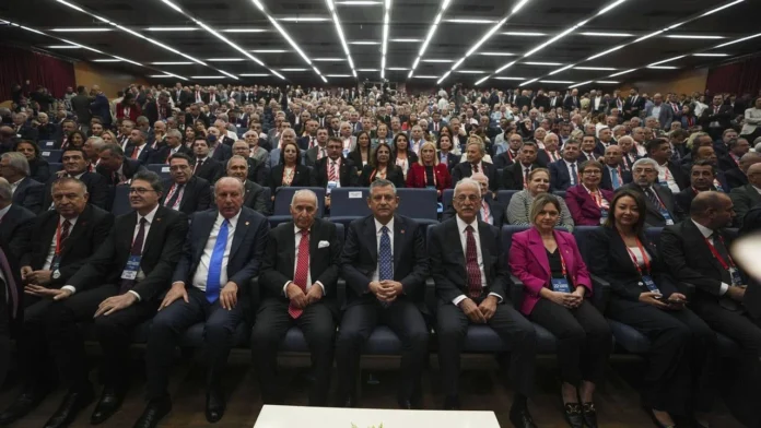 CHP'nin 22. Olağanüstü Kurultayı: Özgür Özel, CHP Genel Başkanı seçildi