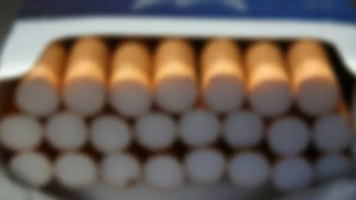 sigara-paket Lefkoşa’da 18 yaşından küçük öğrenciye sigara satışı yapıldı