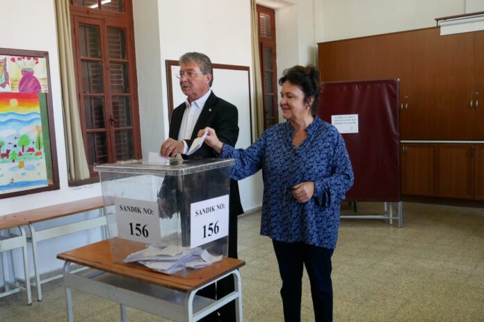 Başbakan Ünal Üstel oyunu kullandı