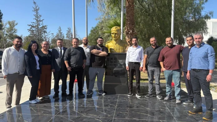 Hemşireler ve Ebeler Birliği Başkanı Özgöçmen