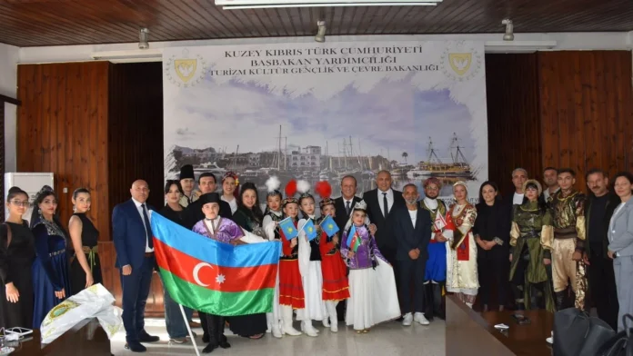 Ülkede misafir olarak bulunan halk dansları ekipleri Ataoğlu’nu ziyaret etti