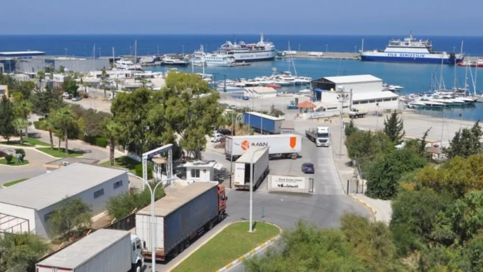 Girne Turizm Limanı’nda demirli gemide iş kazası: 1 kişi ağır yaralandı