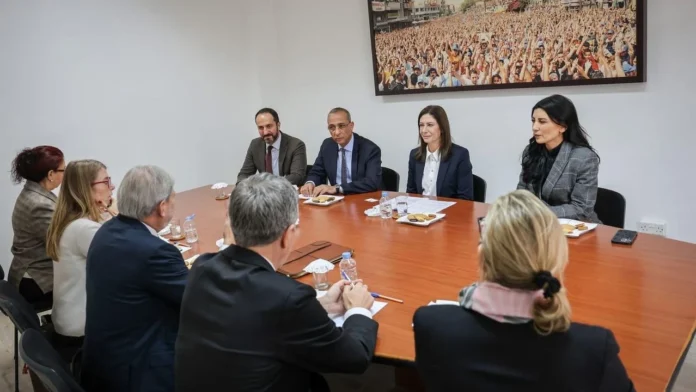 CTP Genel Başkanı İncirli, Hahn ile görüştü