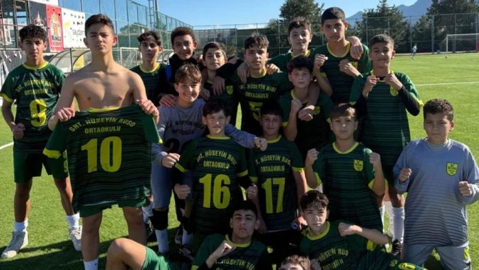 ruso Şehit Hüseyin Ruso Ortaokulu velilerinden okul ligi kararına tepki