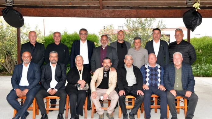 Cumhurbaşkanı Tufan Erhürman, bugün Güzelyurt bölgesindeki muhtarlarla bir araya geldi.