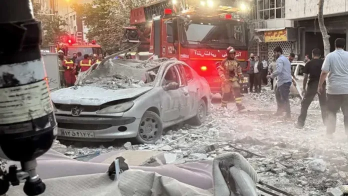 İsrail, İran'da ilkokulu vurdu: 60 çocuk öldü