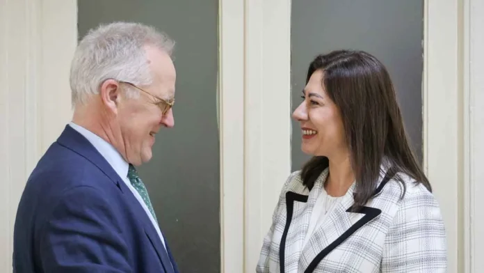 incirlitamam İncirli, İngiliz Yüksek Komiseri Tatham ile görüştü