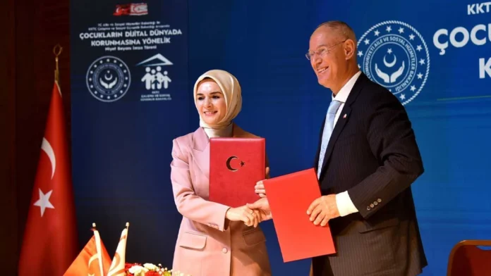 has-6 Hasipoğlu ve Göktaş, “Dijital Zorbalık, Bağımlılık ve Koruma Sempozyumu”nda konuştu