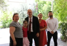 Hasipoğlu’ndan koruyucu aile günü’nde anlamlı ziyaret