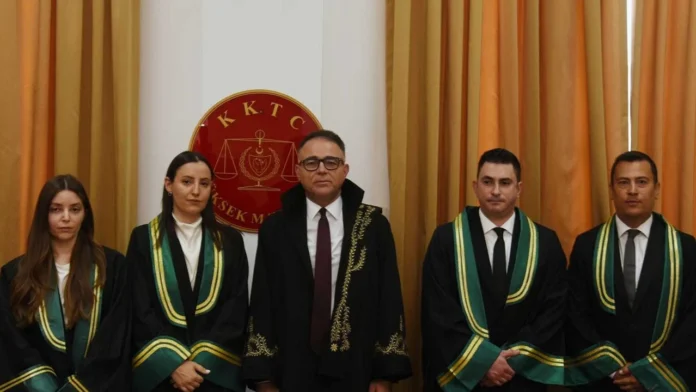 yargiclar Yeni atanan yargıçlar yemin ederek göreve başladı