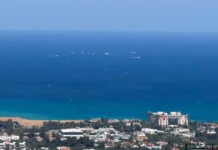 Girne açıklarında yolcu gemisi su alıyor: Yaklaşık 270 kişi gemide