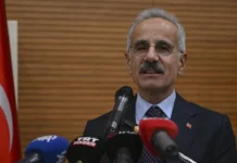 Uraloğlu: 19 yolcu için arama kurtarma çalışmaları devam ediyor