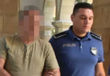 İki ayrı sahtekârlık suçlamasıyla cezaevine gönderildi