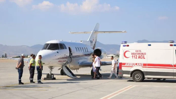 Alabora olan gemiden kurtarılan hamile kadın ambulans uçakla Türkiye'ye gönderildi