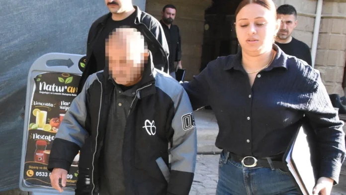 Babaannesinin yanındaki çocuğa...