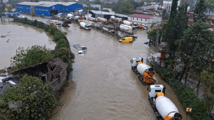 İstanbul'da sağanak 2 can aldı